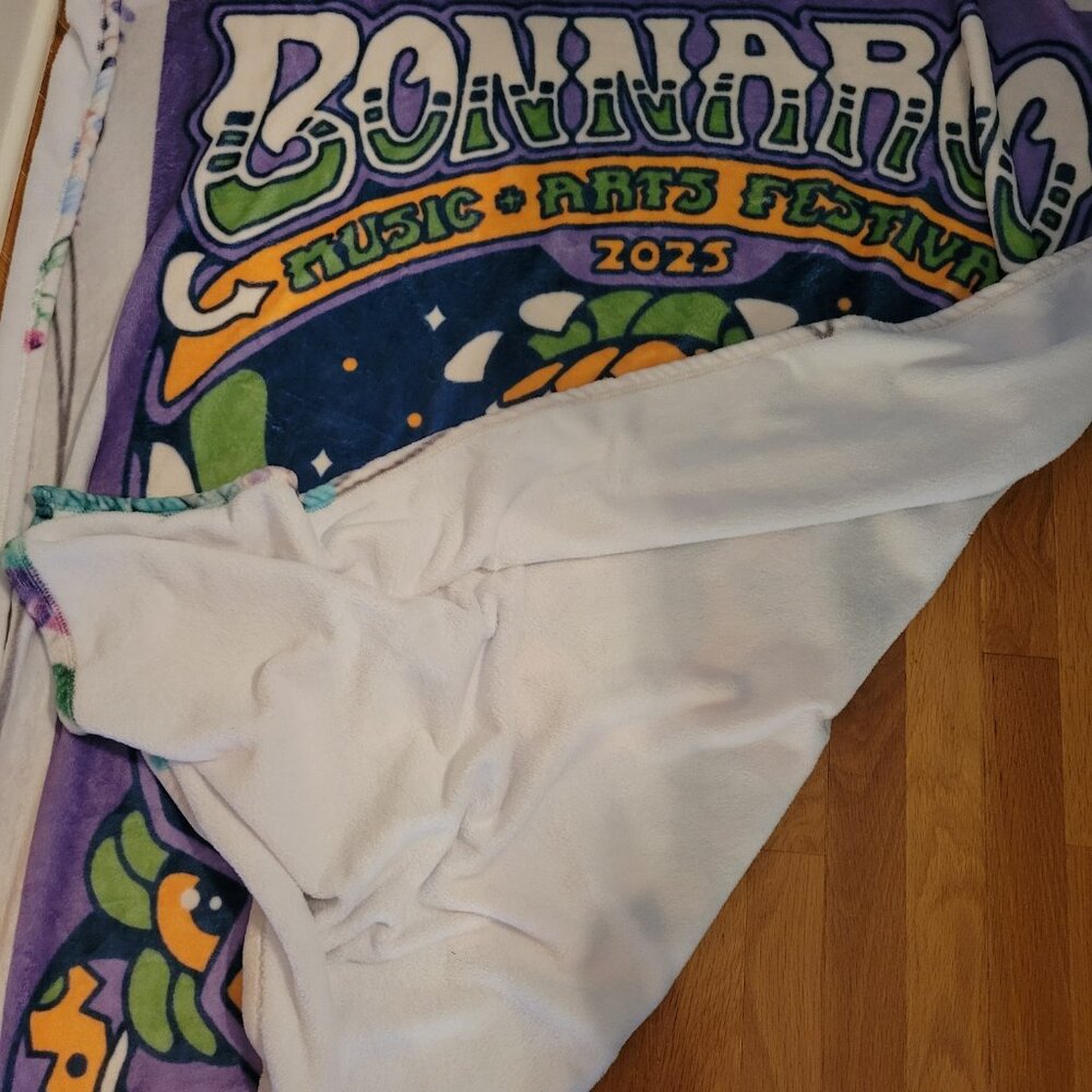New Bonnaroo 2025 Fleece blanket - Picture 2 of 3